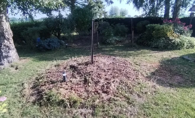 Mise en forme de massif sur Mecquignies , Bavay, Le Jardin de Romain